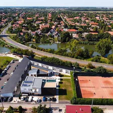 Fuezeskerti Apartmanhaz