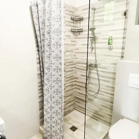 Fuezeskerti Apartmanhaz Апартаменты Бекессентандраш