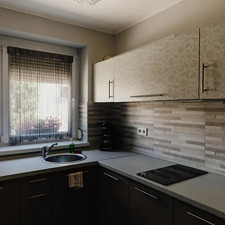 Fuezeskerti Apartmanhaz Bekesszentandras