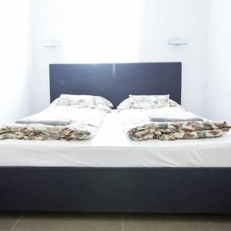 Апартаменты Fuezeskerti Apartmanhaz Бекессентандраш
