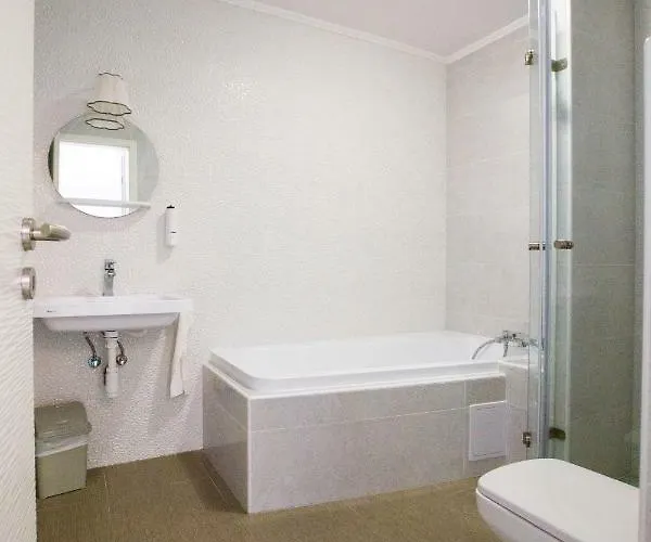 Fuezeskerti Apartmanhaz *